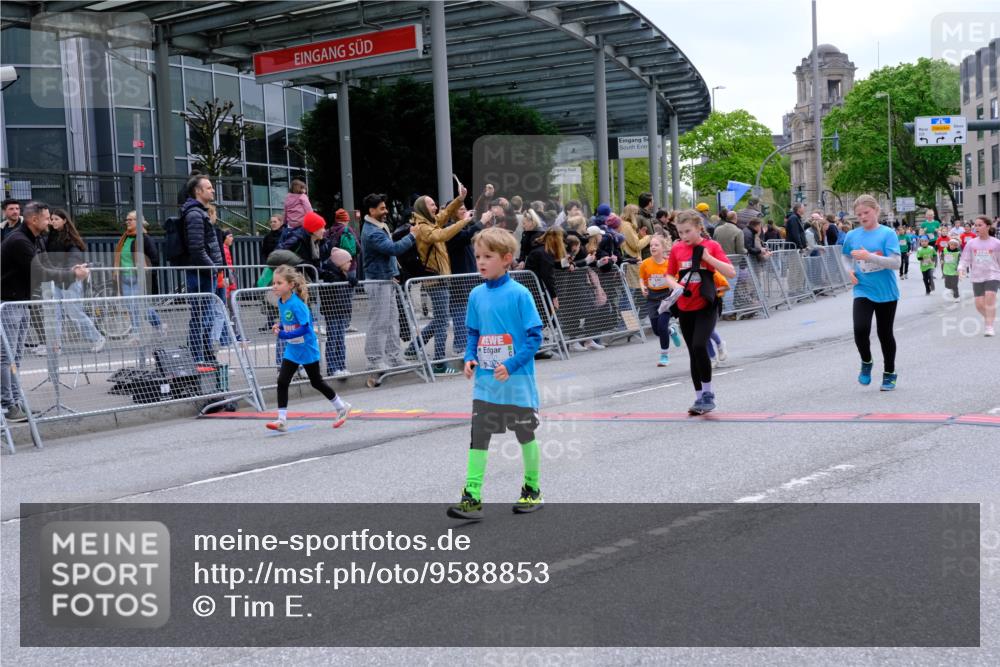 25.04.2026 - Das Zehntel Tim E. http://msf.ph/oto/9588853 25.04.2026 13:04:48 Ziel 10064, 10324, 10334, 10757, 10769, 10779, 11186, 11199, 11288, 11435, 11450, 11537, 12186, 12215, 12384, 12385, 12501, 12513, 12541, 12583, 12836 meine-sportfotos.de