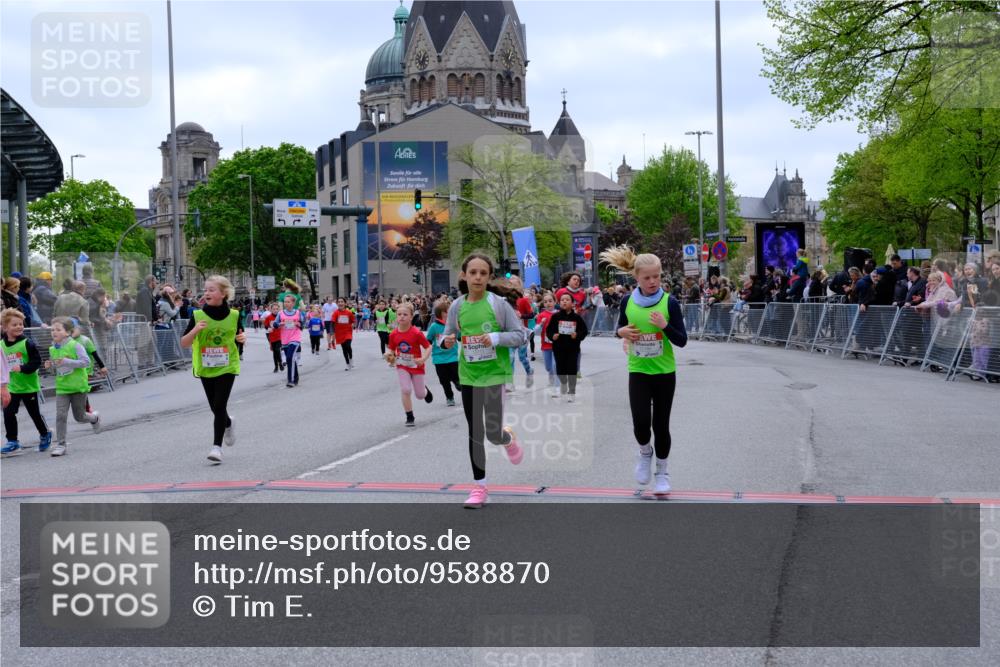 25.04.2026 - Das Zehntel Tim E. http://msf.ph/oto/9588870 25.04.2026 13:04:53 Ziel 10334, 10723, 10724, 10726, 10980, 11000, 11114, 11115, 11185, 11186, 11190, 11209, 11225, 11288, 11435, 11450, 12027, 12060, 12186, 12215, 12384, 12385, 12513, 12541, 12583, 12820, 12823, 12836 meine-sportfotos.de