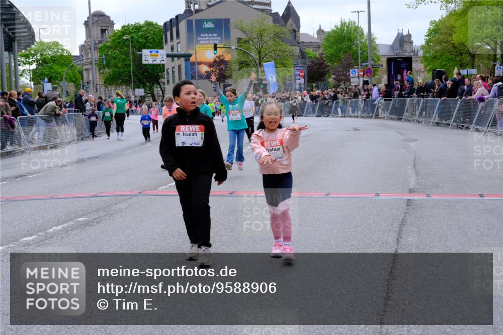 25.04.2026 - Das Zehntel Tim E. http://msf.ph/oto/9588906 25.04.2026 13:05:00 Ziel 10069, 10334, 10723, 10724, 10726, 10754, 10773, 10980, 11000, 11046, 11050, 11095, 11114, 11115, 11185, 11190, 11209, 11225, 11600, 12027, 12060, 12186, 12215, 12815, 12820, 12821, 12823, 12940 meine-sportfotos.de