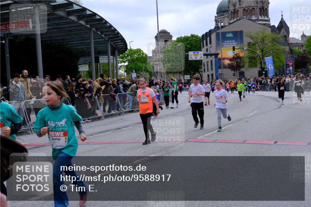 25.04.2026 - Das Zehntel Tim E. http://msf.ph/oto/9588917 25.04.2026 13:05:03 Ziel 10055, 10069, 10128, 10131, 10218, 10437, 10754, 10773, 10980, 11000, 11046, 11050, 11095, 11114, 11115, 11190, 11209, 11225, 11600, 12060, 12815, 12821, 12823, 12940 meine-sportfotos.de