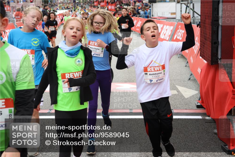 25.04.2026 - Das Zehntel Strokosch-Dieckow http://msf.ph/oto/9589045 25.04.2026 12:54:12 Ziel 10180, 10371, 10580, 10646, 11018, 11154, 11158, 11347, 11490, 11502, 11526, 11773, 11785, 11896, 11912, 11990, 12139, 12141, 12155, 12211, 12267, 12303, 12761, 12980, 13032, 10180, 10371, 10580, 10646, 11018, 11154, 11158, 11347, 11490, 11502, 11526, 11773, 11785, 11896, 11912, 11990, 12139, 12141, 12155, 12211, 12267, 12303, 12761, 12980, 13032 meine-sportfotos.de