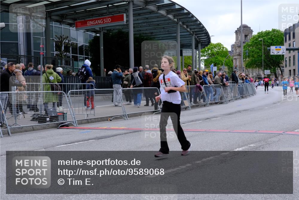 25.04.2026 - Das Zehntel Tim E. http://msf.ph/oto/9589068 25.04.2026 13:05:28 Ziel 10070, 10071, 10072, 10432, 10743, 11317, 11360, 11939, 12493, 12516, 12840, 12842 meine-sportfotos.de