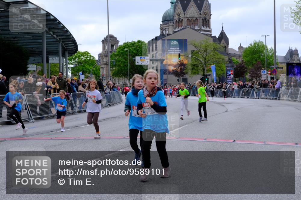 25.04.2026 - Das Zehntel Tim E. http://msf.ph/oto/9589101 25.04.2026 13:05:34 Ziel 10070, 10071, 10072, 11304, 11319, 11360, 12493, 12516, 12631, 12640 meine-sportfotos.de