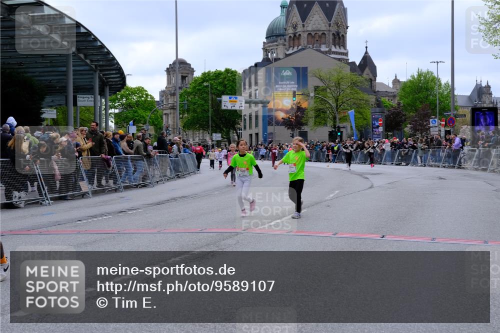 25.04.2026 - Das Zehntel Tim E. http://msf.ph/oto/9589107 25.04.2026 13:05:35 Ziel 10070, 10071, 10072, 11304, 11319, 11360, 11546, 12493, 12516, 12631, 12640 meine-sportfotos.de