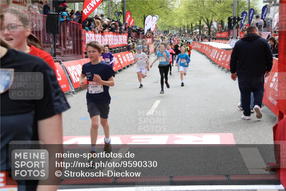 25.04.2026 - Das Zehntel Strokosch-Dieckow http://msf.ph/oto/9590330 25.04.2026 14:50:37 Ziel 15625, 16229, 16632, 16731, 16830, 16877, 17893, 18252, 15625, 16229, 16632, 16731, 16830, 16877, 17893, 18252 meine-sportfotos.de