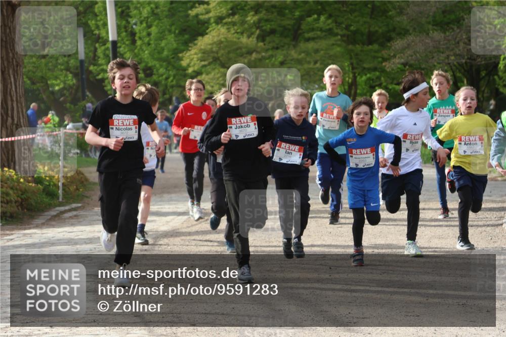 25.04.2026 - Das Zehntel Zöllner http://msf.ph/oto/9591283 25.04.2026 08:38:33 Laufen 3672, 3670, 2263, 1587 meine-sportfotos.de