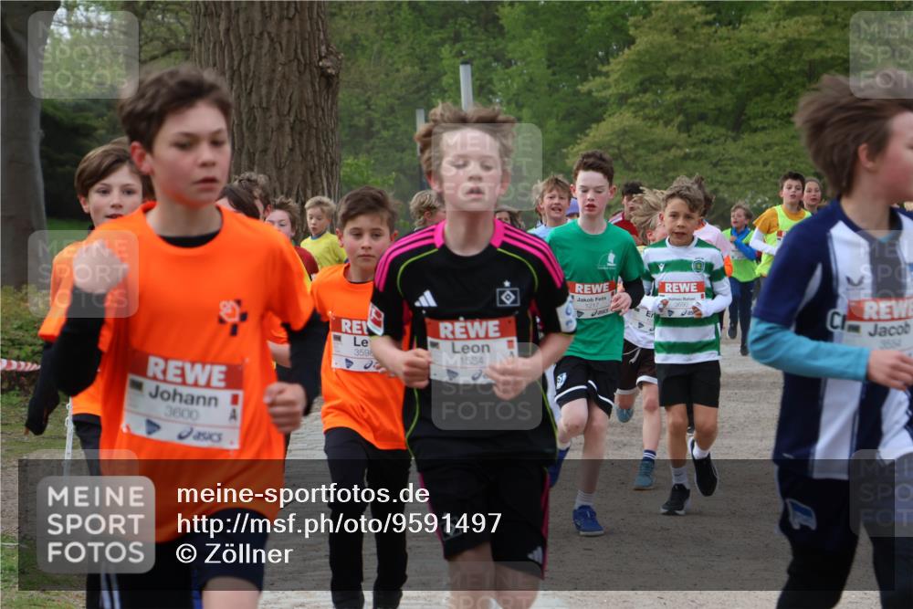 25.04.2026 - Das Zehntel Zöllner http://msf.ph/oto/9591497 25.04.2026 08:39:27 Laufen 3600, 3598, 1584, 1217, 355 meine-sportfotos.de