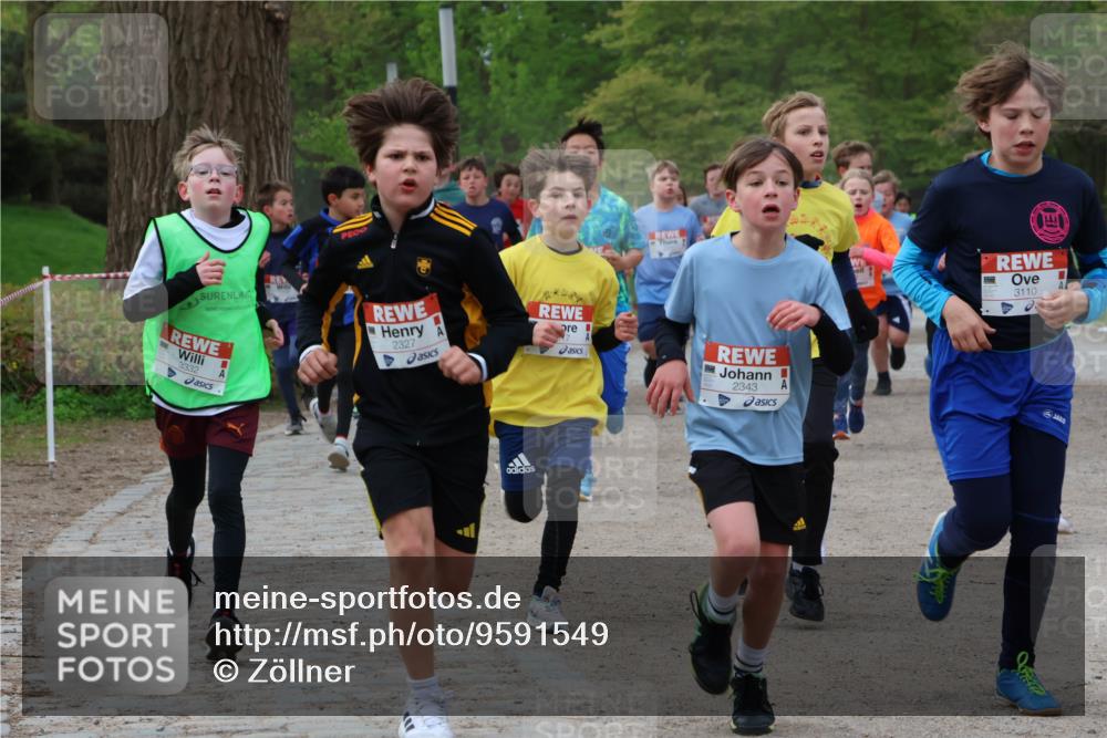 25.04.2026 - Das Zehntel Zöllner http://msf.ph/oto/9591549 25.04.2026 08:39:40 Laufen 3332, 2327, 3110, 2343 meine-sportfotos.de