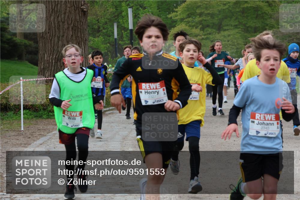 25.04.2026 - Das Zehntel Zöllner http://msf.ph/oto/9591553 25.04.2026 08:39:40 Laufen 3332, 2327, 2343 meine-sportfotos.de