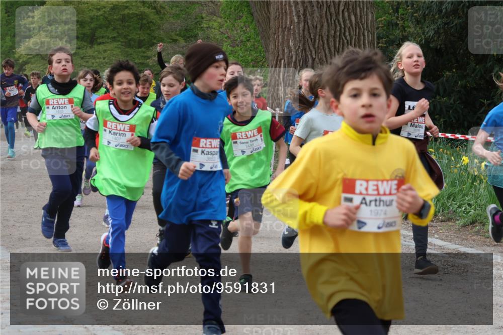 25.04.2026 - Das Zehntel Zöllner http://msf.ph/oto/9591831 25.04.2026 08:40:48 Laufen 1407, 3663, 1438, 1974, 3676 meine-sportfotos.de