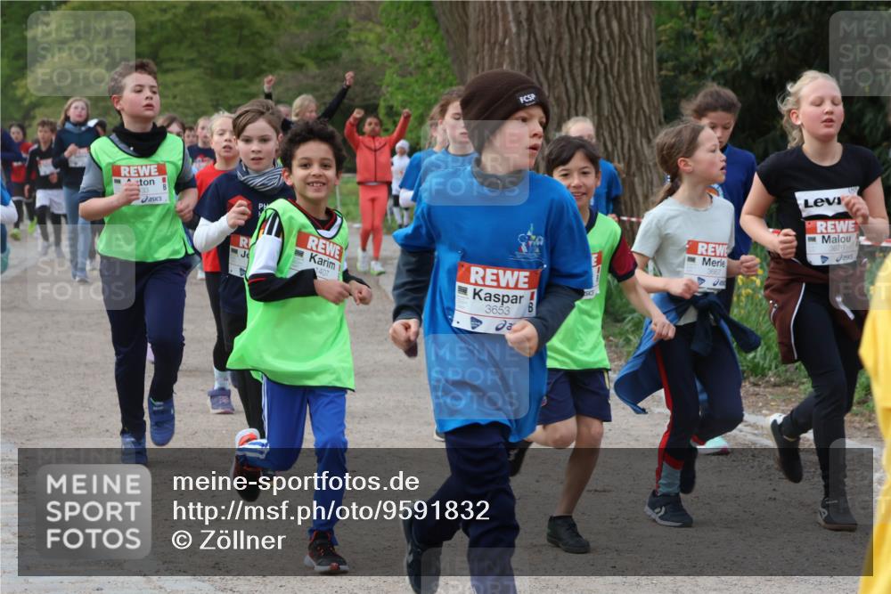 25.04.2026 - Das Zehntel Zöllner http://msf.ph/oto/9591832 25.04.2026 08:40:49 Laufen 133, 1407, 3653, 3667, 3676 meine-sportfotos.de