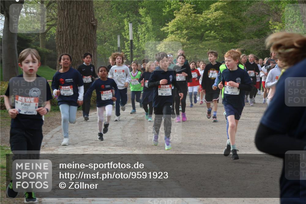 25.04.2026 - Das Zehntel Zöllner http://msf.ph/oto/9591923 25.04.2026 08:41:09 Laufen 2002, 1298 meine-sportfotos.de