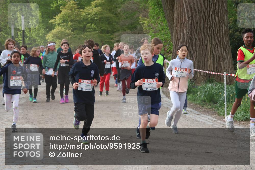 25.04.2026 - Das Zehntel Zöllner http://msf.ph/oto/9591925 25.04.2026 08:41:10 Laufen 1868, 1301, 1298 meine-sportfotos.de