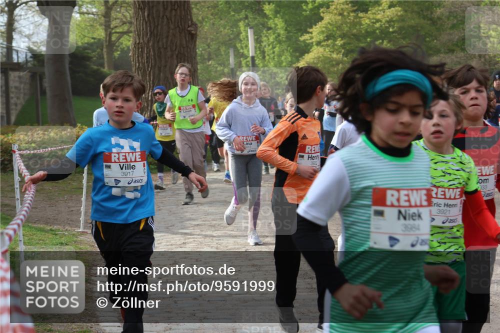 25.04.2026 - Das Zehntel Zöllner http://msf.ph/oto/9591999 25.04.2026 08:41:27 Laufen 3917, 413, 3932, 3984, 3921, 33 meine-sportfotos.de