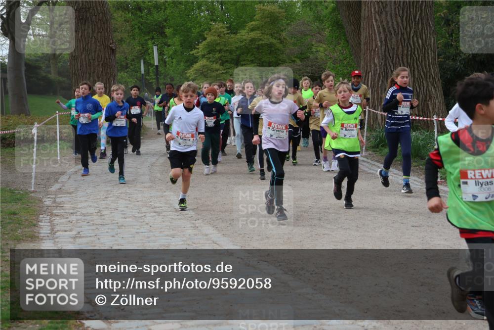 25.04.2026 - Das Zehntel Zöllner http://msf.ph/oto/9592058 25.04.2026 08:41:41 Laufen 3306 meine-sportfotos.de