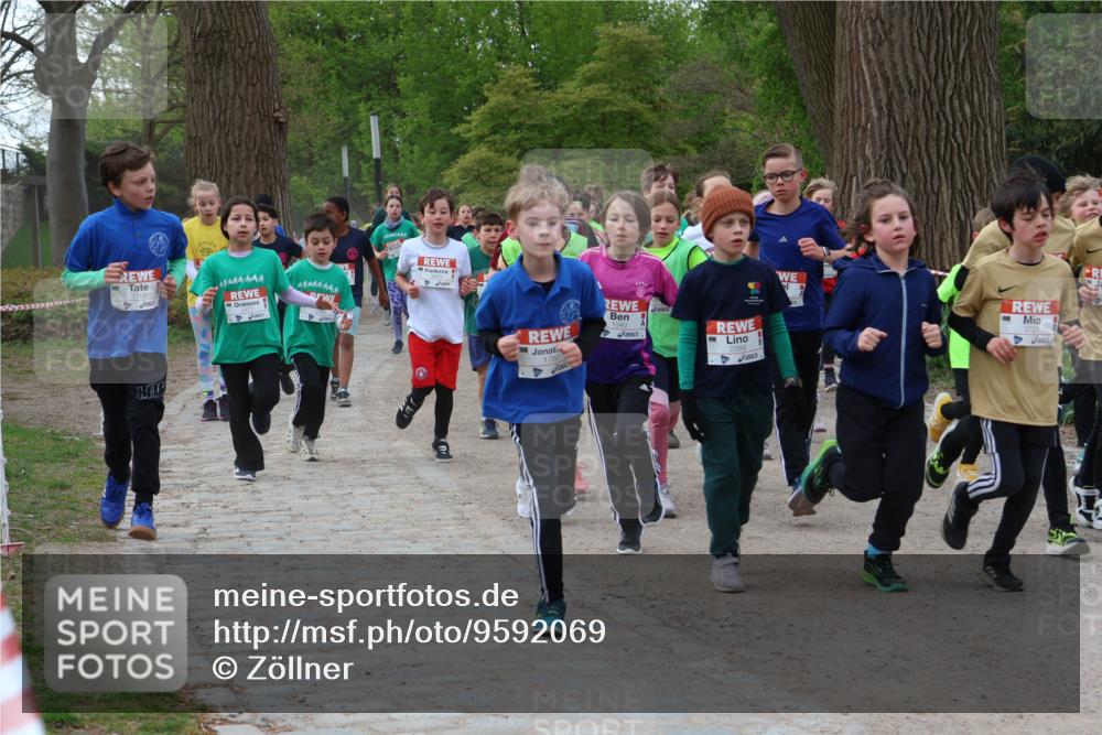 25.04.2026 - Das Zehntel Zöllner http://msf.ph/oto/9592069 25.04.2026 08:41:44 Laufen 1762, 44444444, 1760, 1040, 3721 meine-sportfotos.de