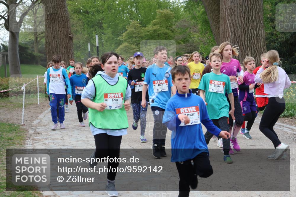 25.04.2026 - Das Zehntel Zöllner http://msf.ph/oto/9592142 25.04.2026 08:42:00 Laufen 3324, 1, 118 meine-sportfotos.de
