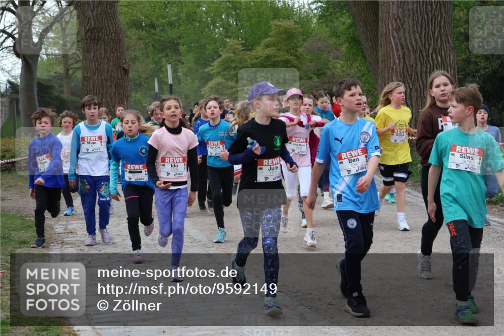 25.04.2026 - Das Zehntel Zöllner http://msf.ph/oto/9592149 25.04.2026 08:42:02 Laufen 2978, 1707, 2992, 2974 meine-sportfotos.de