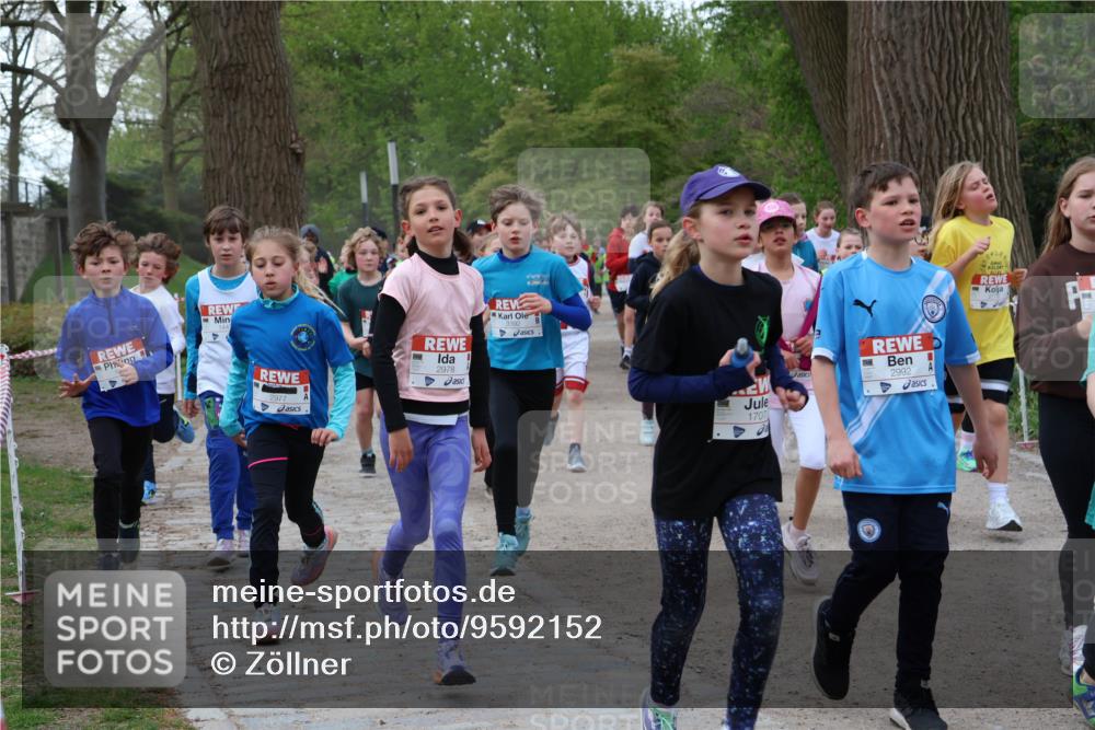 25.04.2026 - Das Zehntel Zöllner http://msf.ph/oto/9592152 25.04.2026 08:42:02 Laufen 4, 2977, 2978, 2992, 1707 meine-sportfotos.de