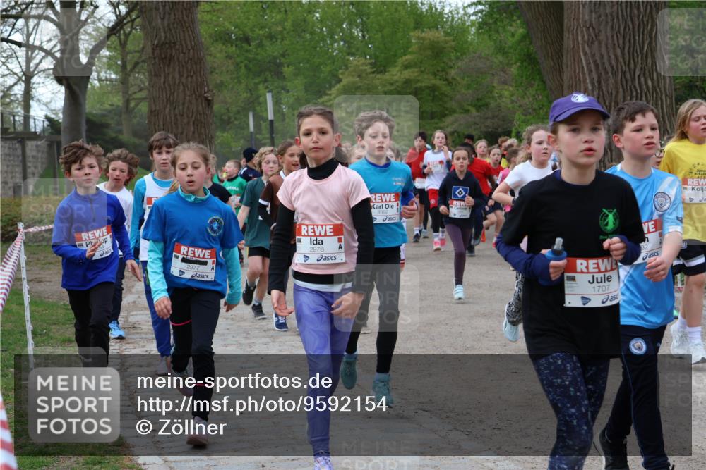 25.04.2026 - Das Zehntel Zöllner http://msf.ph/oto/9592154 25.04.2026 08:42:02 Laufen 2977, 2978, 3392, 1707 meine-sportfotos.de