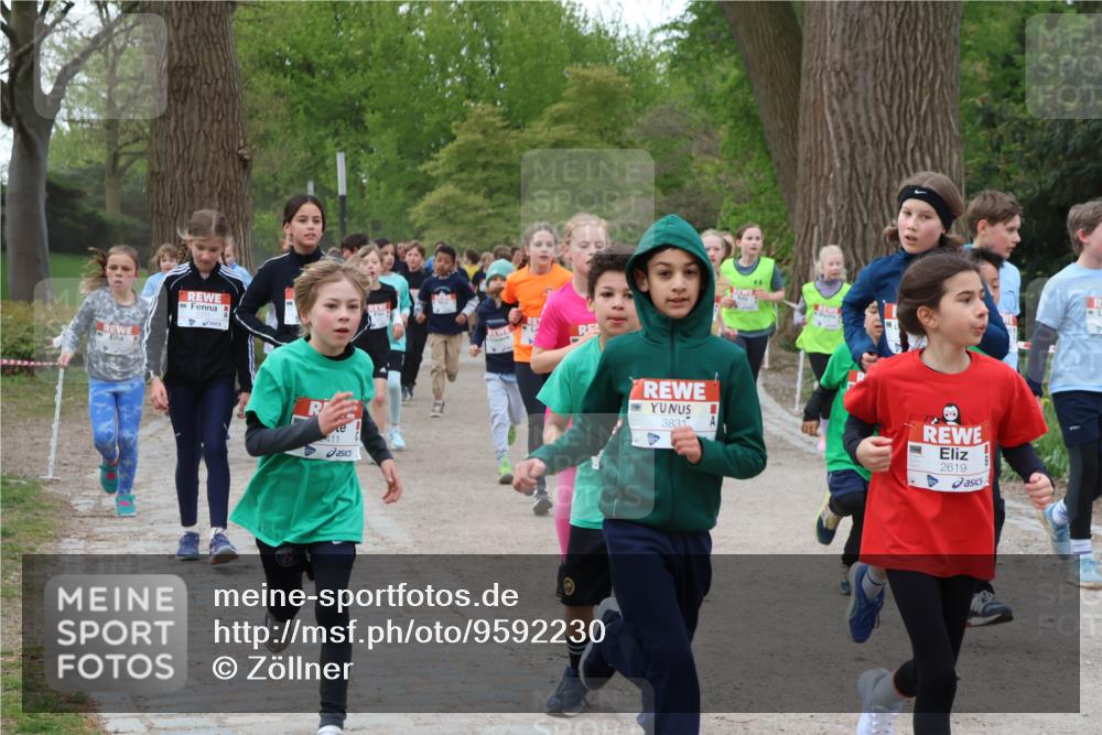 25.04.2026 - Das Zehntel Zöllner http://msf.ph/oto/9592230 25.04.2026 08:42:20 Laufen 411, 3831, 2619 meine-sportfotos.de