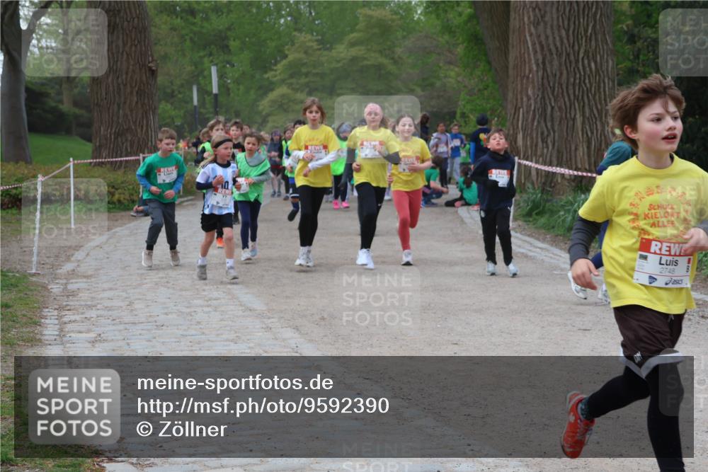 25.04.2026 - Das Zehntel Zöllner http://msf.ph/oto/9592390 25.04.2026 08:42:57 Laufen 10, 2748 meine-sportfotos.de