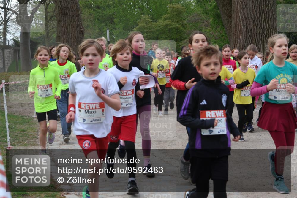 25.04.2026 - Das Zehntel Zöllner http://msf.ph/oto/9592483 25.04.2026 08:43:15 Laufen 4058, 2857, 2864, 70, 1995 meine-sportfotos.de