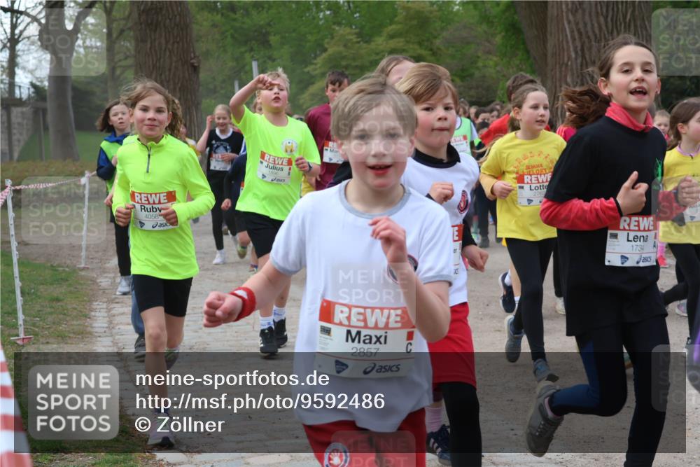 25.04.2026 - Das Zehntel Zöllner http://msf.ph/oto/9592486 25.04.2026 08:43:16 Laufen 4058, 1896, 2857, 2762, 1734 meine-sportfotos.de