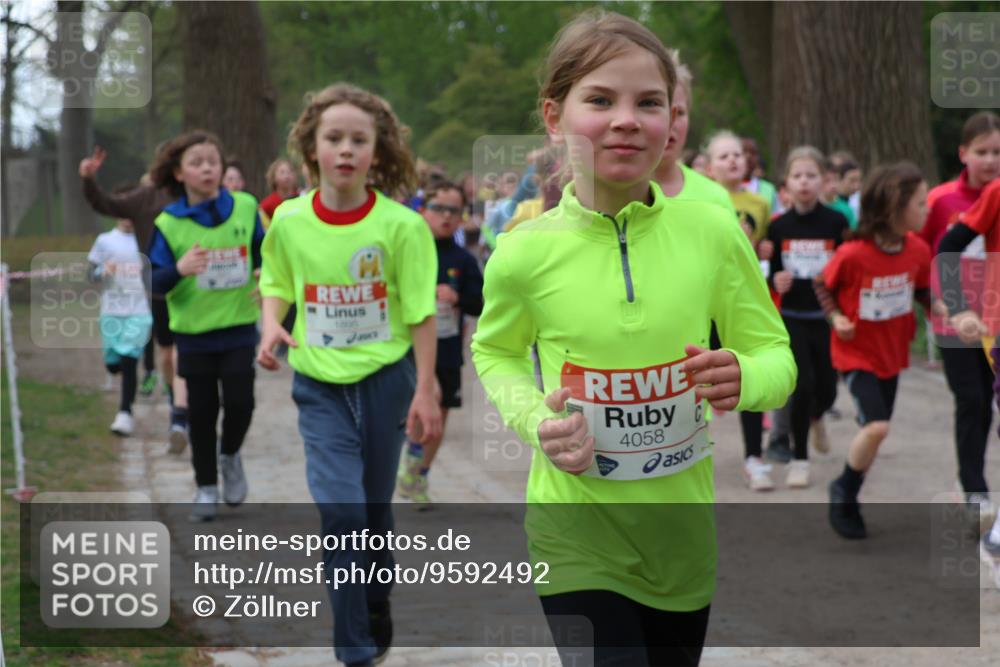 25.04.2026 - Das Zehntel Zöllner http://msf.ph/oto/9592492 25.04.2026 08:43:17 Laufen 4058 meine-sportfotos.de