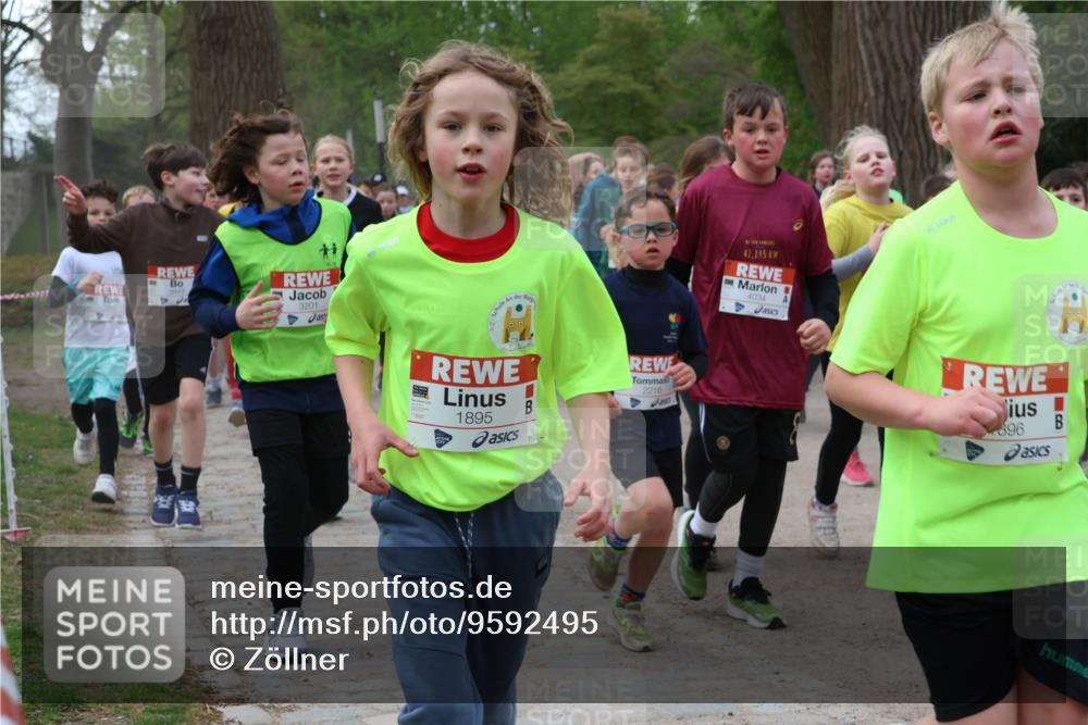 25.04.2026 - Das Zehntel Zöllner http://msf.ph/oto/9592495 25.04.2026 08:43:18 Laufen 3201, 1895, 2216, 42, 195, 4034, 1, 896, 1 meine-sportfotos.de