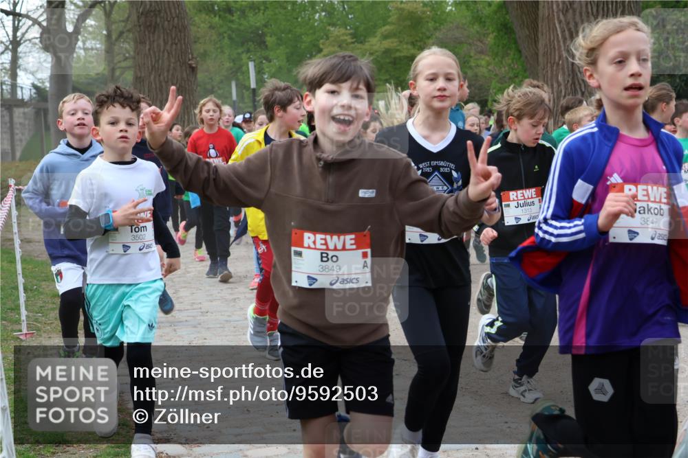 25.04.2026 - Das Zehntel Zöllner http://msf.ph/oto/9592503 25.04.2026 08:43:20 Laufen 3502, 3849, 1923, 2023, 1313, 3847 meine-sportfotos.de