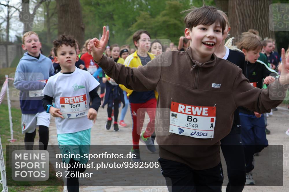 25.04.2026 - Das Zehntel Zöllner http://msf.ph/oto/9592506 25.04.2026 08:43:20 Laufen 3502, 3849 meine-sportfotos.de