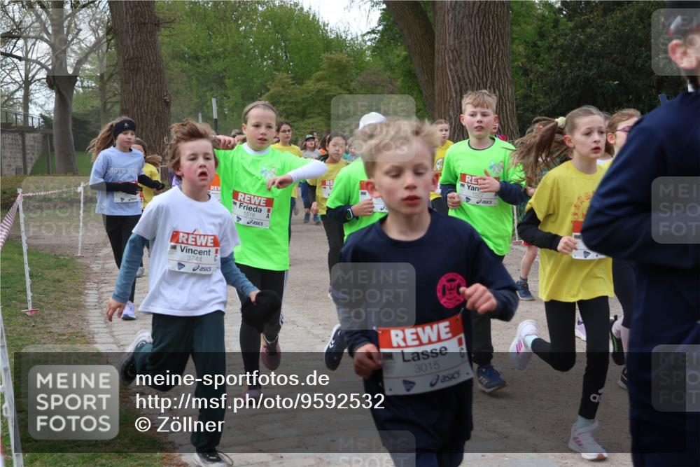 25.04.2026 - Das Zehntel Zöllner http://msf.ph/oto/9592532 25.04.2026 08:43:27 Laufen 1518, 3744, 1522, 3015 meine-sportfotos.de