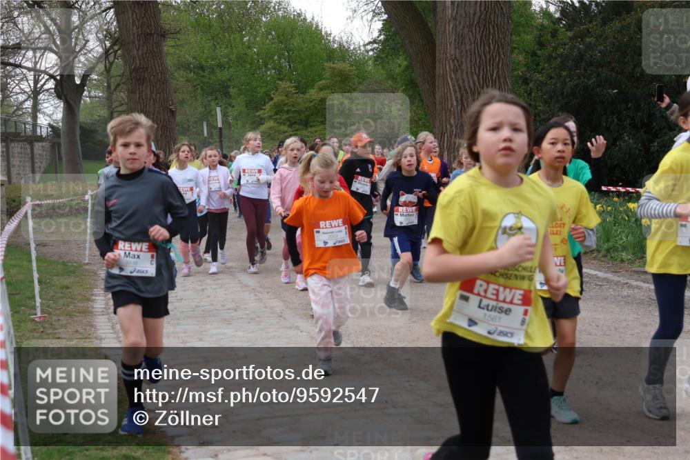 25.04.2026 - Das Zehntel Zöllner http://msf.ph/oto/9592547 25.04.2026 08:43:30 Laufen 3936, 1561 meine-sportfotos.de