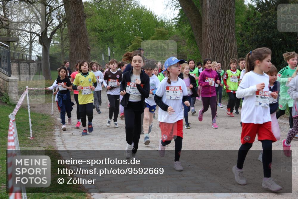 25.04.2026 - Das Zehntel Zöllner http://msf.ph/oto/9592669 25.04.2026 08:43:55 Laufen 2879, 125, 2887 meine-sportfotos.de
