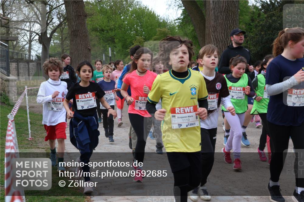 25.04.2026 - Das Zehntel Zöllner http://msf.ph/oto/9592685 25.04.2026 08:43:57 Laufen 2848, 2283, 220, 464, 1119, 1421, 2301 meine-sportfotos.de