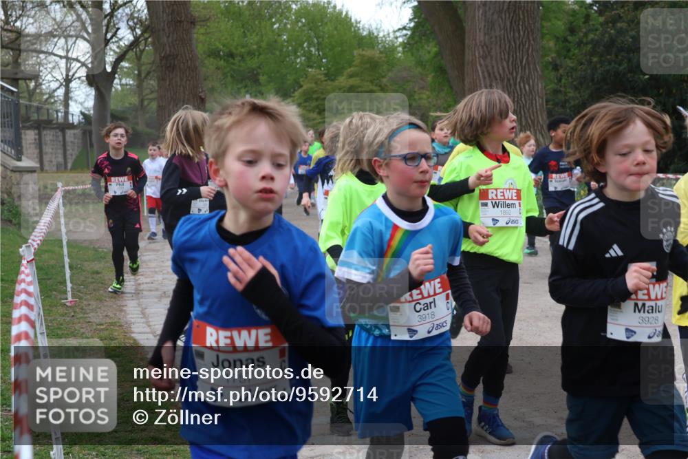 25.04.2026 - Das Zehntel Zöllner http://msf.ph/oto/9592714 25.04.2026 08:44:02 Laufen 1757, 1892, 3918, 3928 meine-sportfotos.de