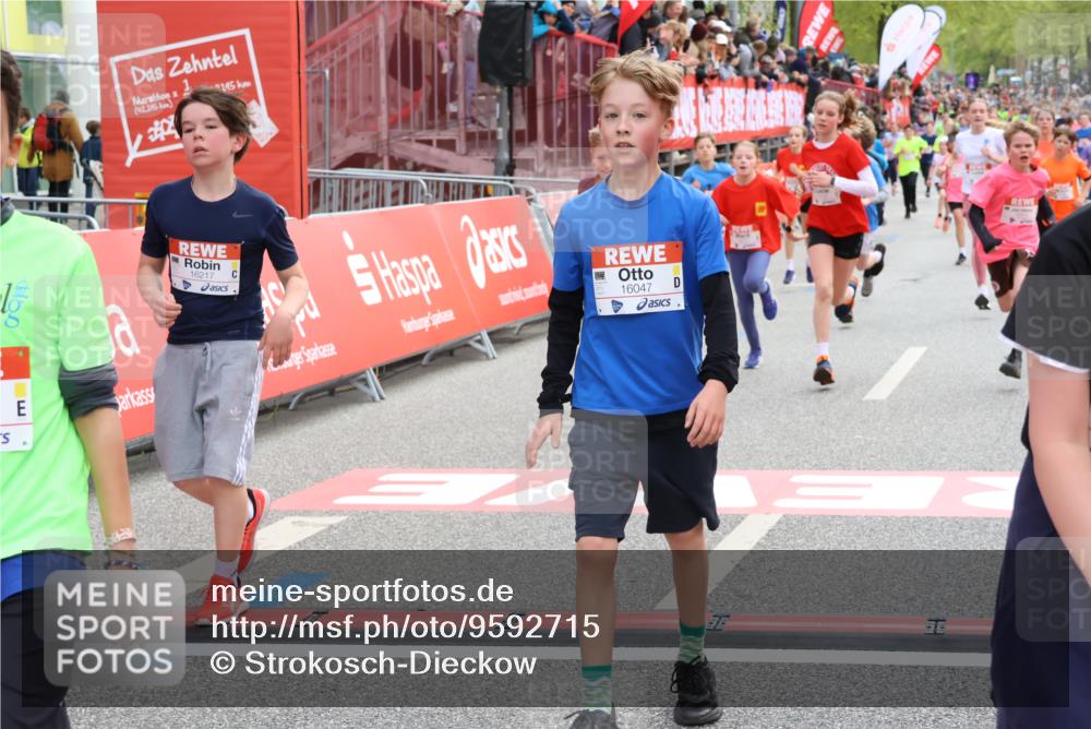 25.04.2026 - Das Zehntel Strokosch-Dieckow http://msf.ph/oto/9592715 25.04.2026 14:53:55 Ziel 15065, 15129, 15132, 15521, 15637, 15843, 15914, 15972, 16047, 16217, 16332, 16354, 16356, 16365, 16370, 16570, 16916, 17016, 17192, 17449, 17456, 17632, 17952, 17953, 17971, 18016, 18343, 15065, 15129, 15132, 15521, 15637, 15843, 15914, 15972, 16047, 16217, 16332, 16354, 16356, 16365, 16370, 16570, 16916, 17016, 17192, 17449, 17456, 17632, 17952, 17953, 17971, 18016, 18343 meine-sportfotos.de