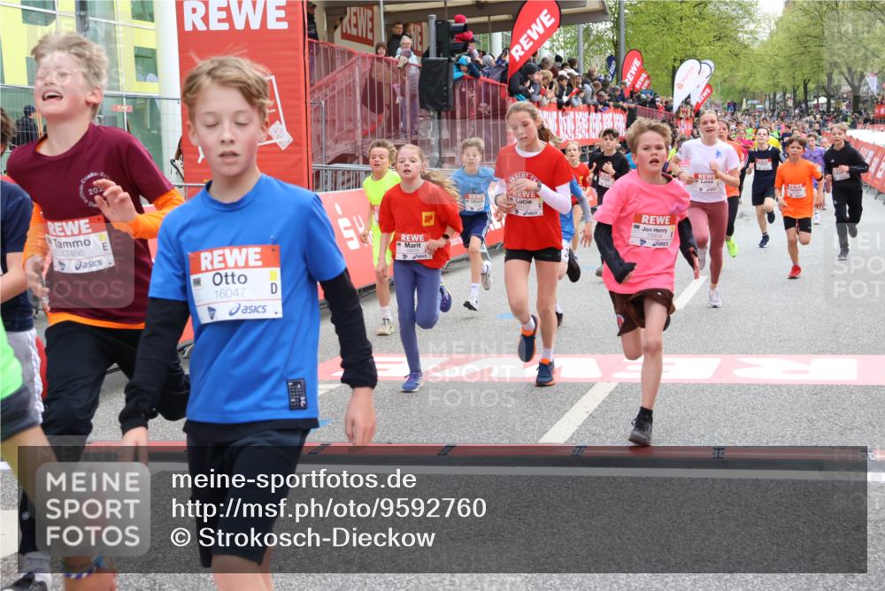 25.04.2026 - Das Zehntel Strokosch-Dieckow http://msf.ph/oto/9592760 25.04.2026 14:53:56 Ziel 15048, 15065, 15129, 15132, 15457, 15521, 15529, 15637, 15843, 15914, 15972, 16047, 16217, 16332, 16354, 16356, 16370, 16414, 16570, 17016, 17192, 17449, 17456, 17632, 17952, 17953, 17971, 18016, 18286, 18343, 15048, 15065, 15129, 15132, 15457, 15521, 15529, 15637, 15843, 15914, 15972, 16047, 16217, 16332, 16354, 16356, 16370, 16414, 16570, 17016, 17192, 17449, 17456, 17632, 17952, 17953, 17971, 18016, 18286, 18343 meine-sportfotos.de