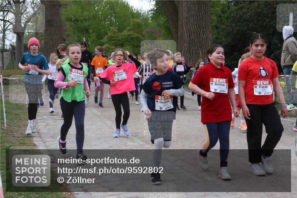 25.04.2026 - Das Zehntel Zöllner http://msf.ph/oto/9592802 25.04.2026 08:44:20 Laufen 3290, 1808, 2597, 2666 meine-sportfotos.de