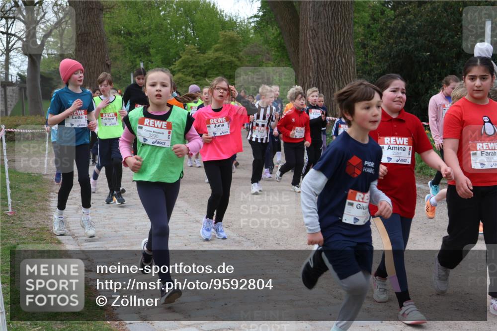 25.04.2026 - Das Zehntel Zöllner http://msf.ph/oto/9592804 25.04.2026 08:44:20 Laufen 3290, 2597, 2666 meine-sportfotos.de