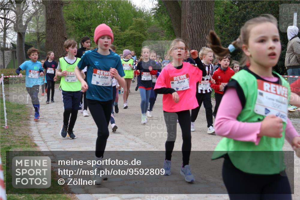 25.04.2026 - Das Zehntel Zöllner http://msf.ph/oto/9592809 25.04.2026 08:44:21 Laufen 3374, 3371, 3290 meine-sportfotos.de