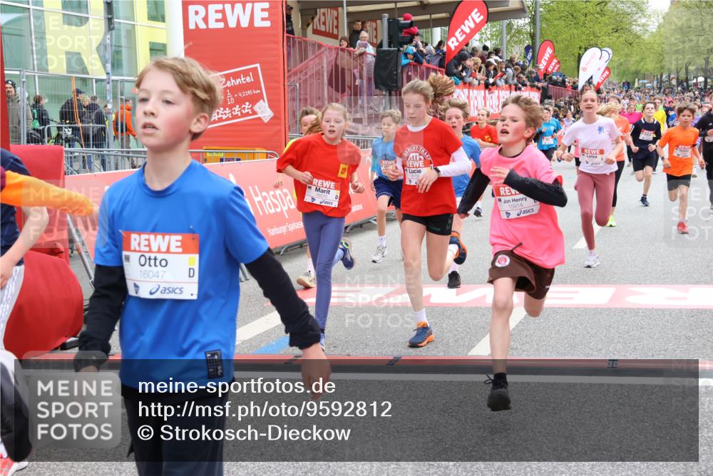 25.04.2026 - Das Zehntel Strokosch-Dieckow http://msf.ph/oto/9592812 25.04.2026 14:53:57 Ziel 15048, 15065, 15129, 15132, 15457, 15521, 15529, 15637, 15843, 15914, 16047, 16217, 16332, 16354, 16370, 16414, 16570, 16576, 16609, 17016, 17192, 17358, 17449, 17456, 17632, 17971, 18226, 18286, 18343, 15048, 15065, 15129, 15132, 15457, 15521, 15529, 15637, 15843, 15914, 16047, 16217, 16332, 16354, 16370, 16414, 16570, 16576, 16609, 17016, 17192, 17358, 17449, 17456, 17632, 17971, 18226, 18286, 18343 meine-sportfotos.de