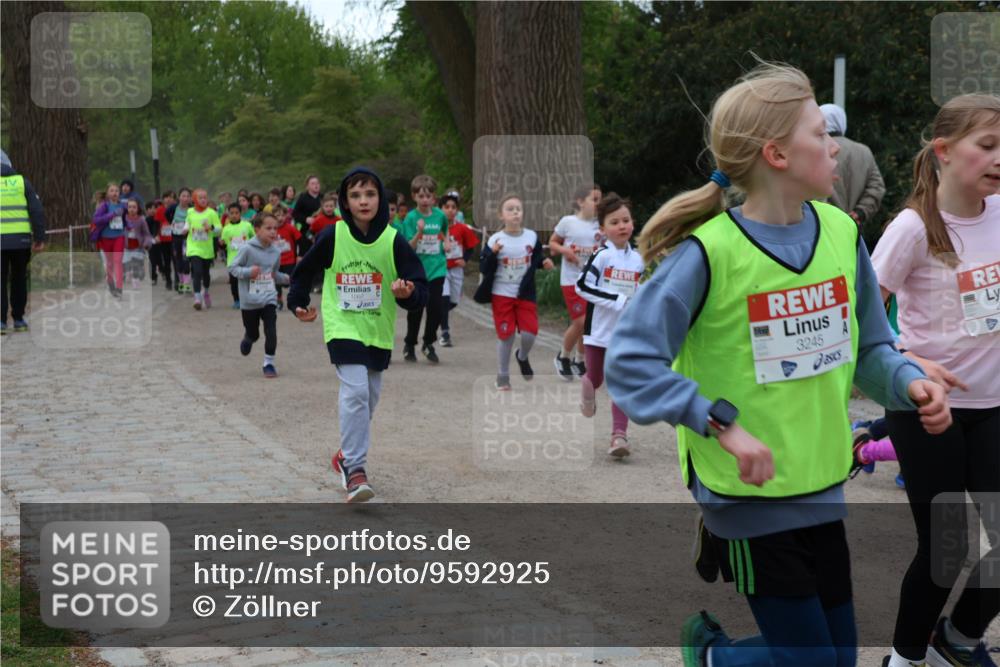 25.04.2026 - Das Zehntel Zöllner http://msf.ph/oto/9592925 25.04.2026 08:44:47 Laufen 3245 meine-sportfotos.de