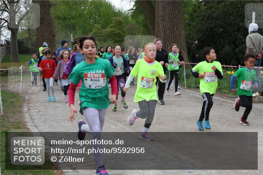25.04.2026 - Das Zehntel Zöllner http://msf.ph/oto/9592956 25.04.2026 08:44:53 Laufen 44444, 2457, 1893, 1891 meine-sportfotos.de