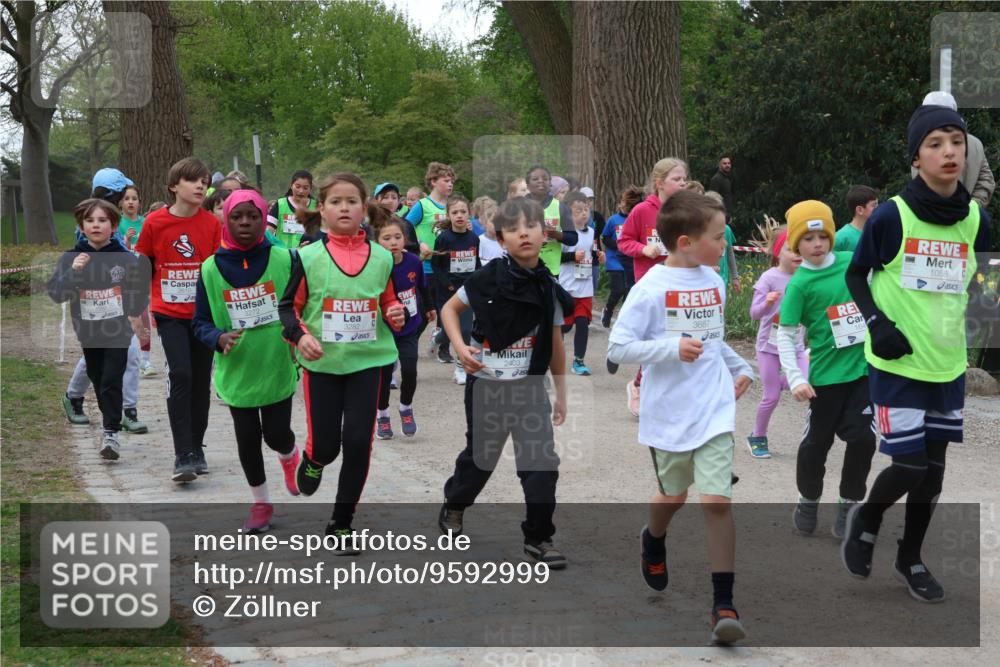25.04.2026 - Das Zehntel Zöllner http://msf.ph/oto/9592999 25.04.2026 08:44:59 Laufen 870, 3272, 3282, 2403, 3687, 164, 1058 meine-sportfotos.de