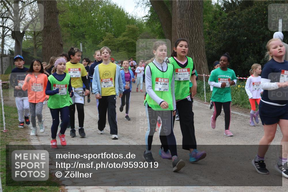 25.04.2026 - Das Zehntel Zöllner http://msf.ph/oto/9593019 25.04.2026 08:45:04 Laufen 3321, 3325 meine-sportfotos.de