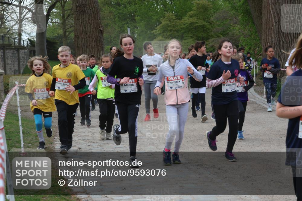 25.04.2026 - Das Zehntel Zöllner http://msf.ph/oto/9593076 25.04.2026 08:45:18 Laufen 1942, 1957, 1732, 3056, 3050 meine-sportfotos.de
