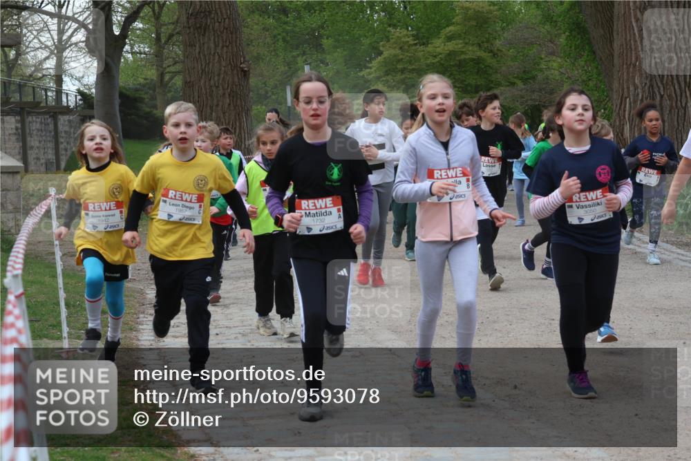 25.04.2026 - Das Zehntel Zöllner http://msf.ph/oto/9593078 25.04.2026 08:45:19 Laufen 1942, 1957, 1732, 3050 meine-sportfotos.de