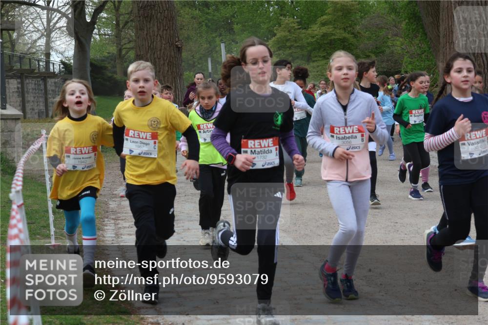 25.04.2026 - Das Zehntel Zöllner http://msf.ph/oto/9593079 25.04.2026 08:45:19 Laufen 1942, 1957, 1732, 3056, 3050 meine-sportfotos.de